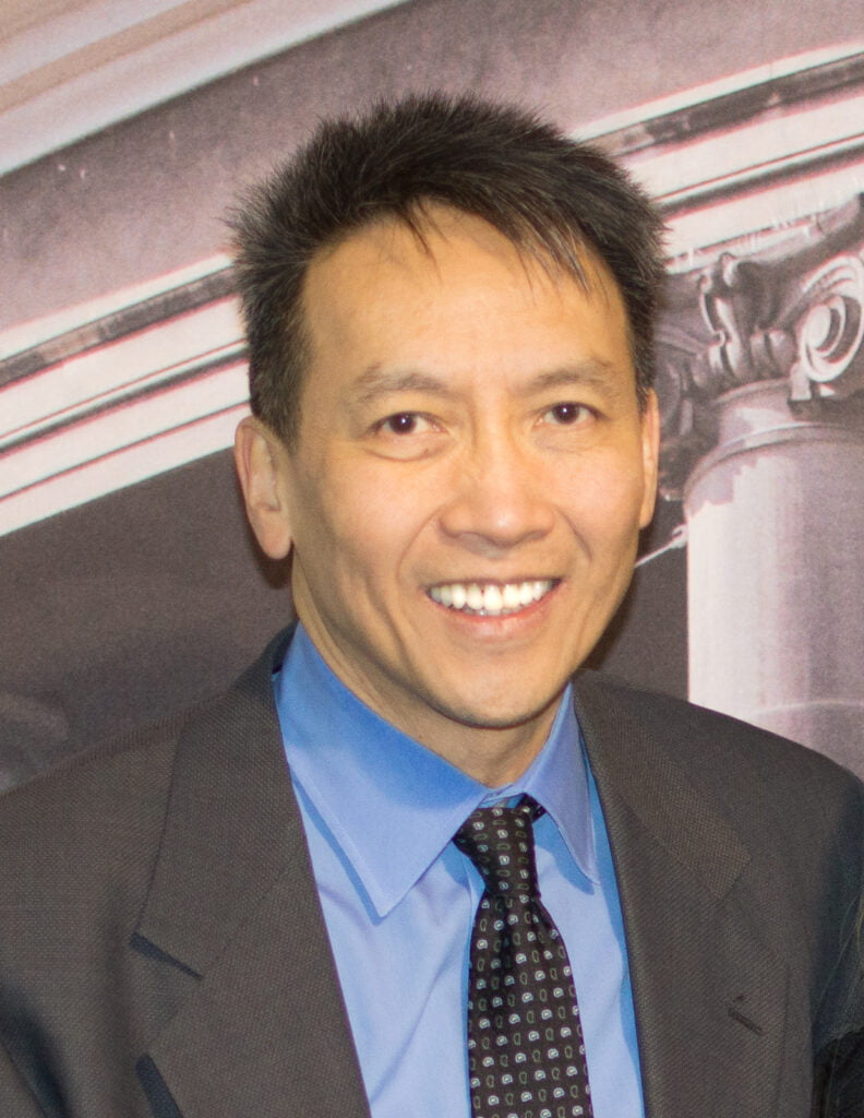Dr Chen Lee is a Montreal Plastic Surgeon